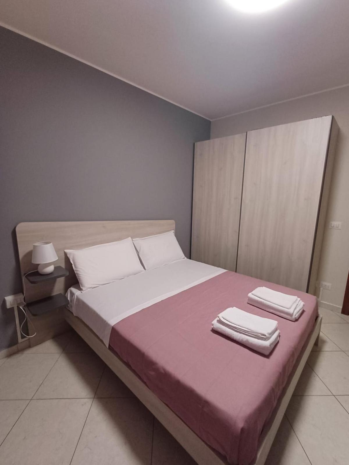 Affitta Camere Gold บาร์เลตตา ภายนอก รูปภาพ